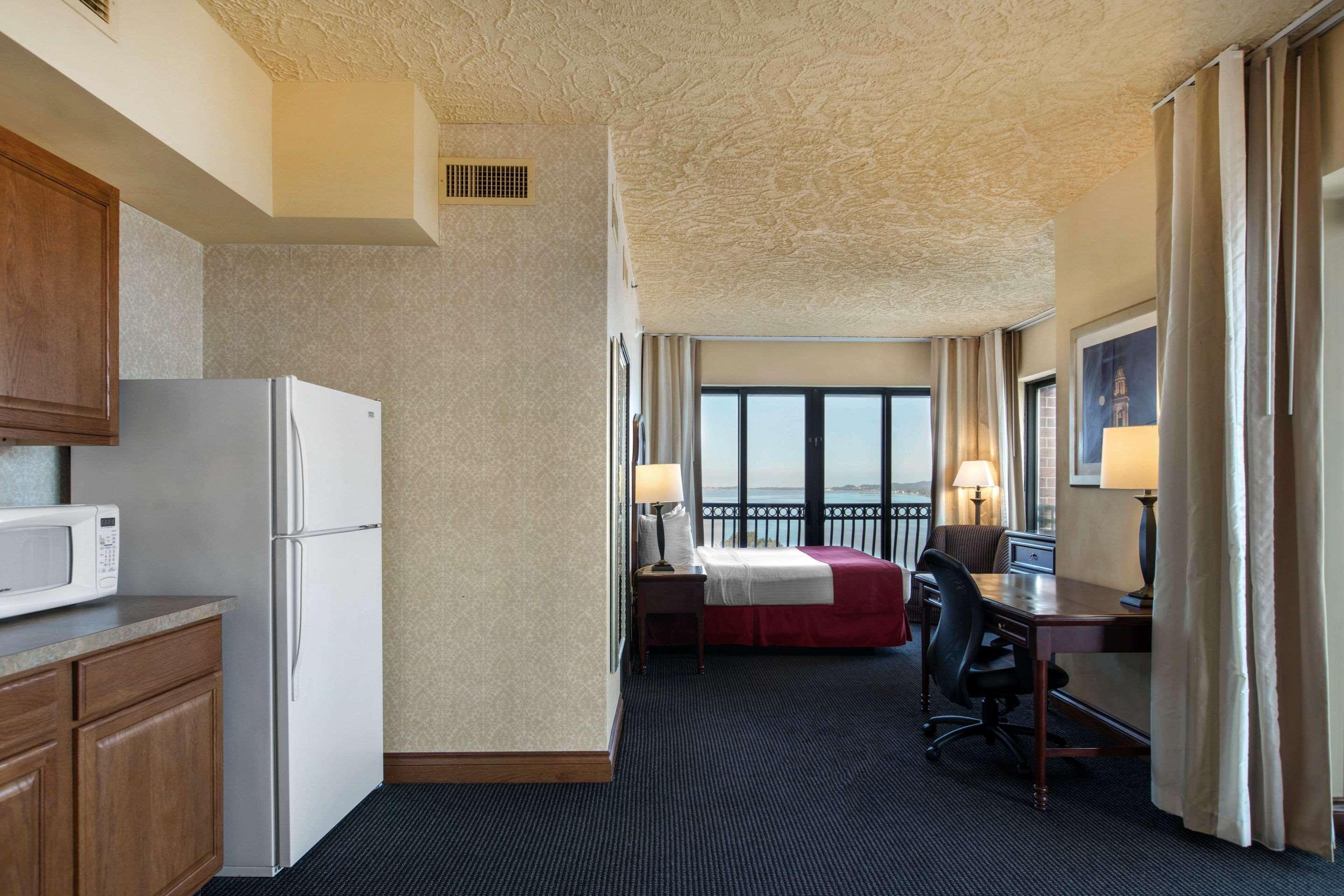 Shoreline Inn & Conference Center, Ascend Hotel Collection Muskegon Luaran gambar