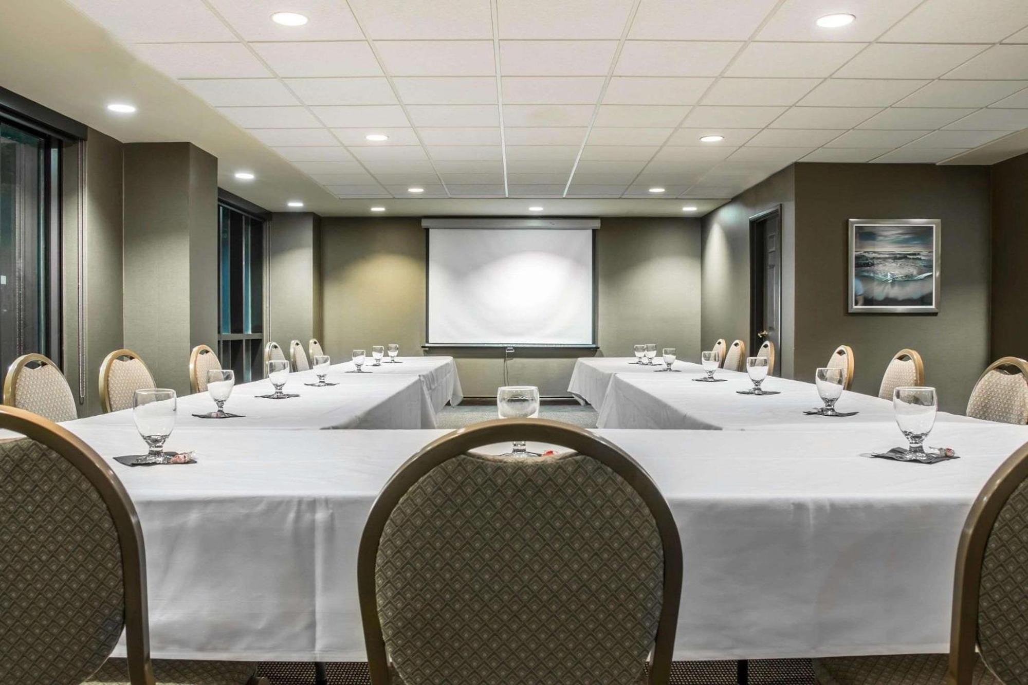 Shoreline Inn & Conference Center, Ascend Hotel Collection Muskegon Luaran gambar